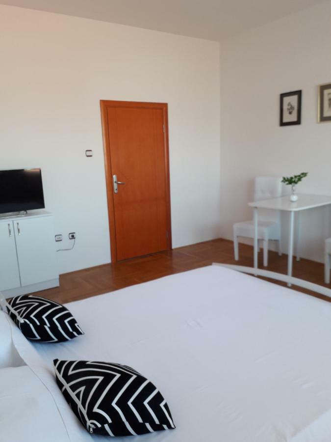 Apartman Dunja Ns 2 Нови-Сад Экстерьер фото