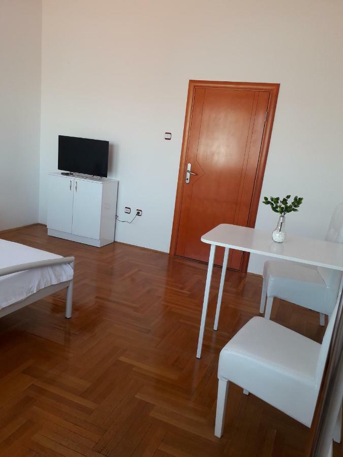 Apartman Dunja Ns 2 Нови-Сад Экстерьер фото